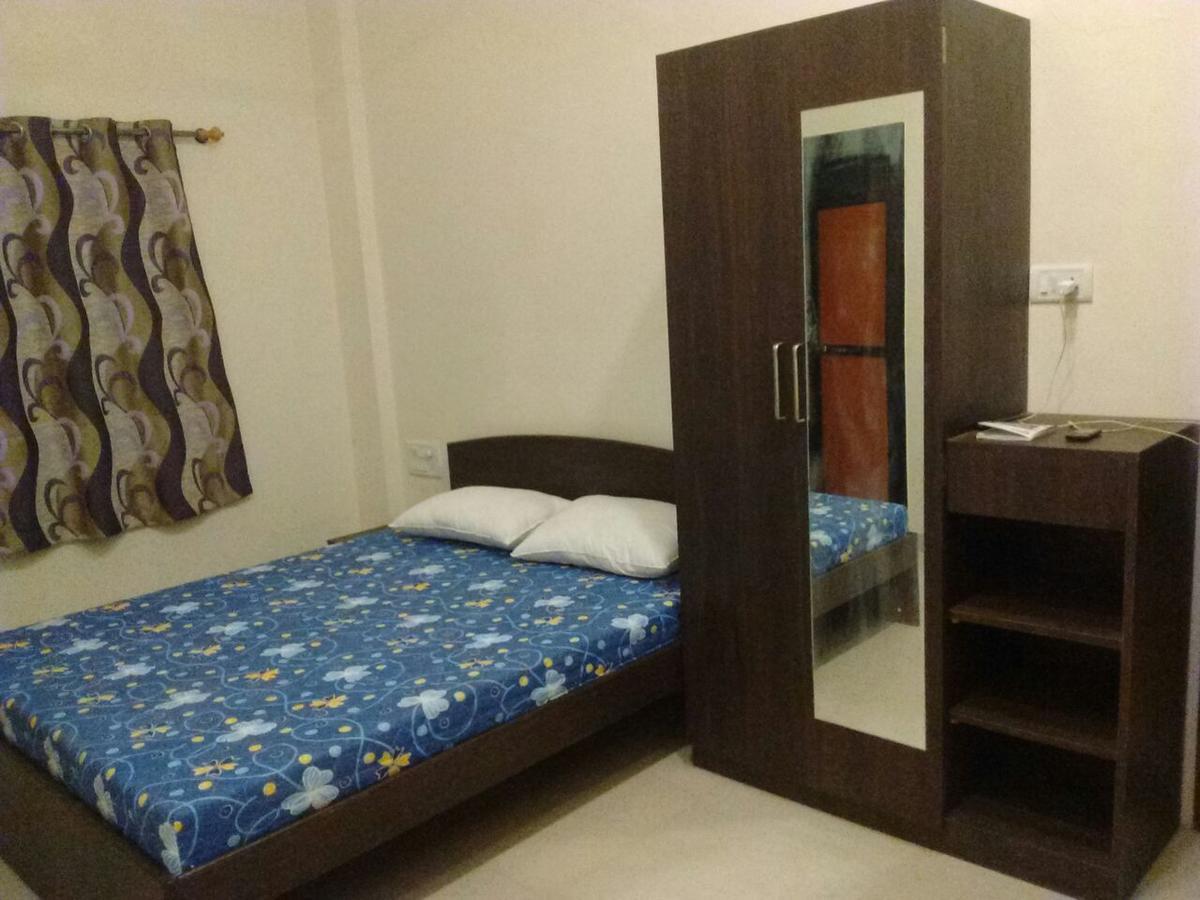 Malhar Guest house 3*