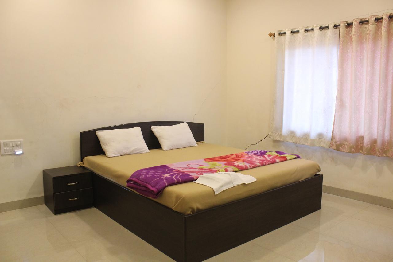 Malhar Guest house
