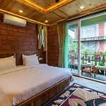 Status Villa By Stayvista - Valleys View, Traditional-Modern Blend Interiors, Private Plunge Pool & Gazebo