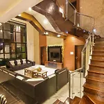 Aer Villa By Hill Staytion
