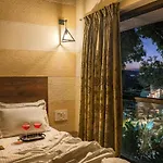 Saffronstays Casa Tranquil, Panchgani - Pet-Friendly Veg Only Pool Villa