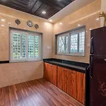 Stayvista\'S Chimney Cottage With Sprawling Lawns, Picturesque Views, Plunge Pool, Jacuzzi, And Home Theatre