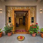 Stayvista\'S Peace Paradise - In The Heart Of Panchgani With Swimming Pool, Lawn, Indoor Activities, And Terrace
