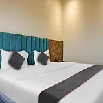 Super Oyo Townhouse 1219 Hotel Holiday Plus