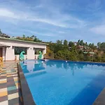 Stayvista\'S Lawn House At Sula Wada - Vintage-Charm Cosy Home With Swimming Pool And Indoor Activities