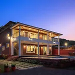Malibu Villa By Hill Staytion