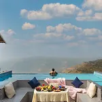 Skai Villa By Hill Staytion
