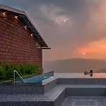 Skai Villa By Hill Staytion