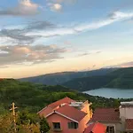 R Villa