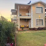 R Villa