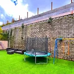 Grande Montana By Stayvista - Luxurious Hillside Villa Featuring Pool, Theater, And Games Room