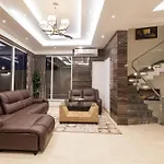 Grande Montana By Stayvista - Luxurious Hillside Villa Featuring Pool, Theater, And Games Room