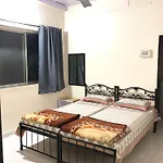 Sameena Guest House
