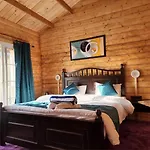 Touchwood Villa, Panchgani