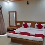 Hotel Adinath