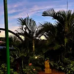 Hollywood Palace Resort