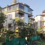 Hotel Om Palace