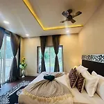 Lifeline Villas - Mirage Valley View Luxurious Villa With Table Land View