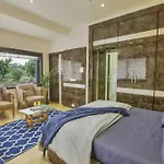 Magnum Villa