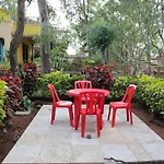 Private Bungalow With Garden, Main Road Connected - Om Bungalow, Happy Stay, Panchgani