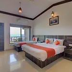 Rainforest Restaurant & Villas