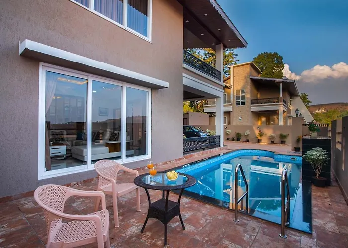 Stayvista\'S Skyline Villa - Mountain-View Villa With Swimming Pool And Terrace
