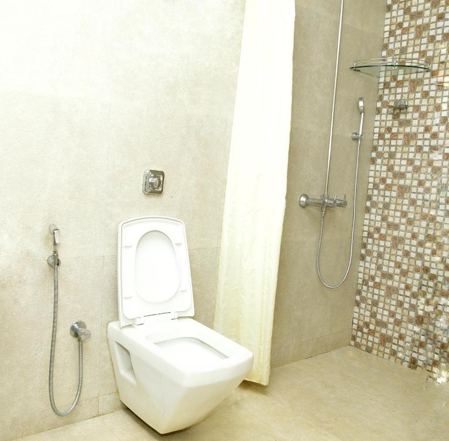 Ambassador Hotel 3*