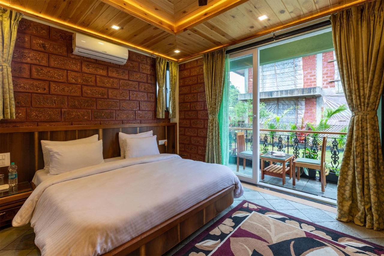 Status Villa: Traditional-modern Retreat With Valley Views And Private Pool * Panchgani