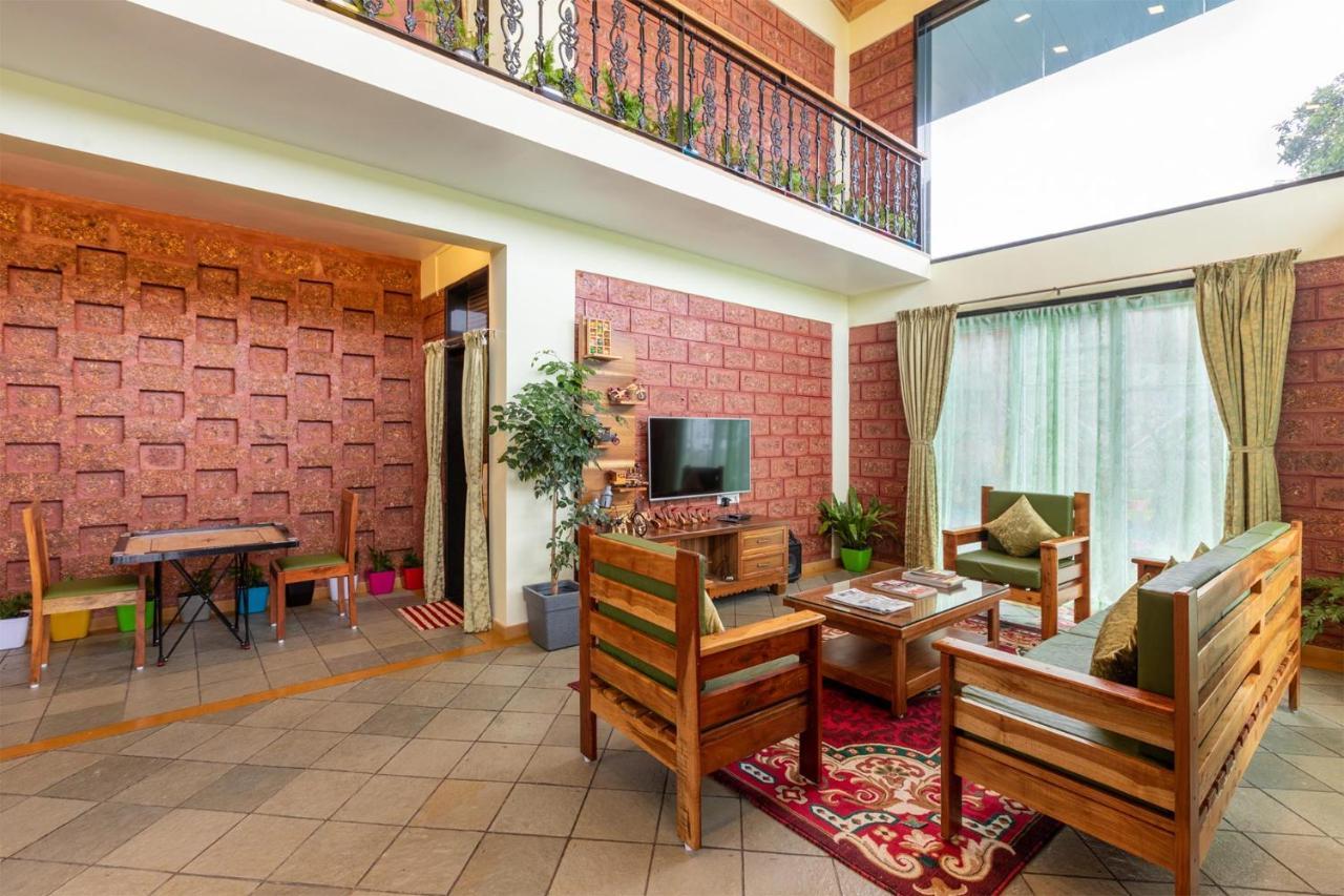 Villa Status Villa: Traditional-modern Retreat With Valley Views And Private Pool