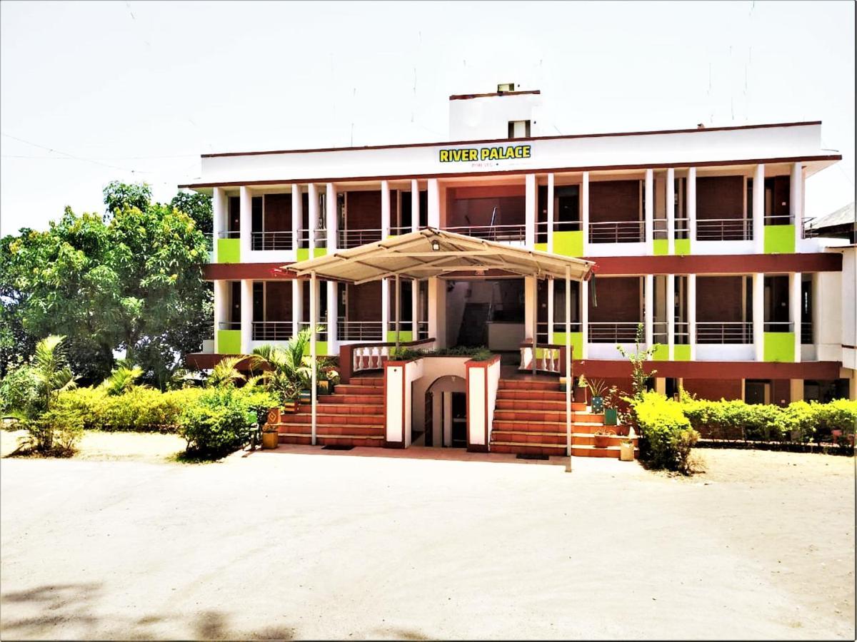 River Palace - A Valley View Hotel Panchgani