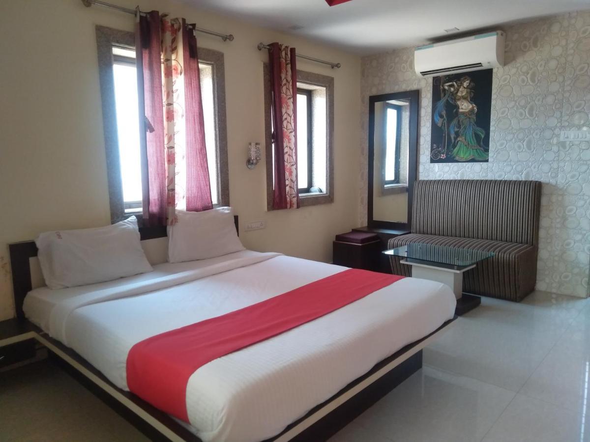 Crown 3* Panchgani
