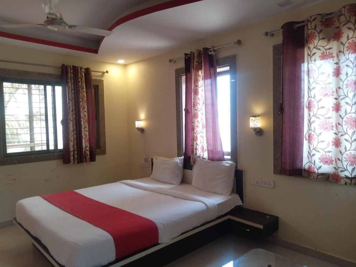 Crown Hotel