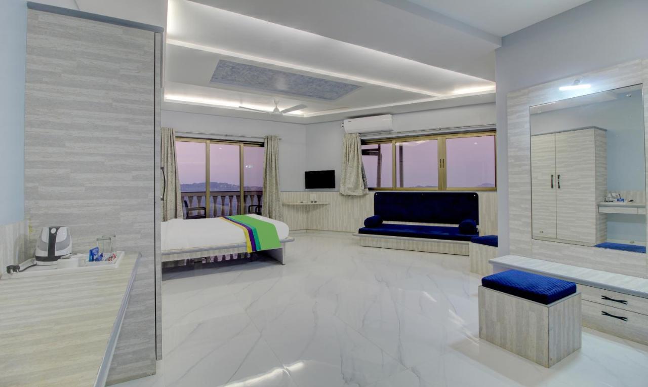Treebo Jeevan Village 3*