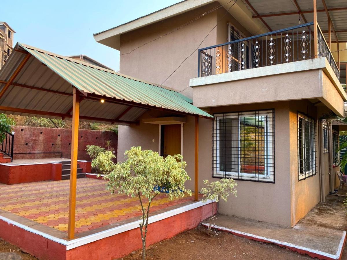 Villa Bottoms Up Mansion *
