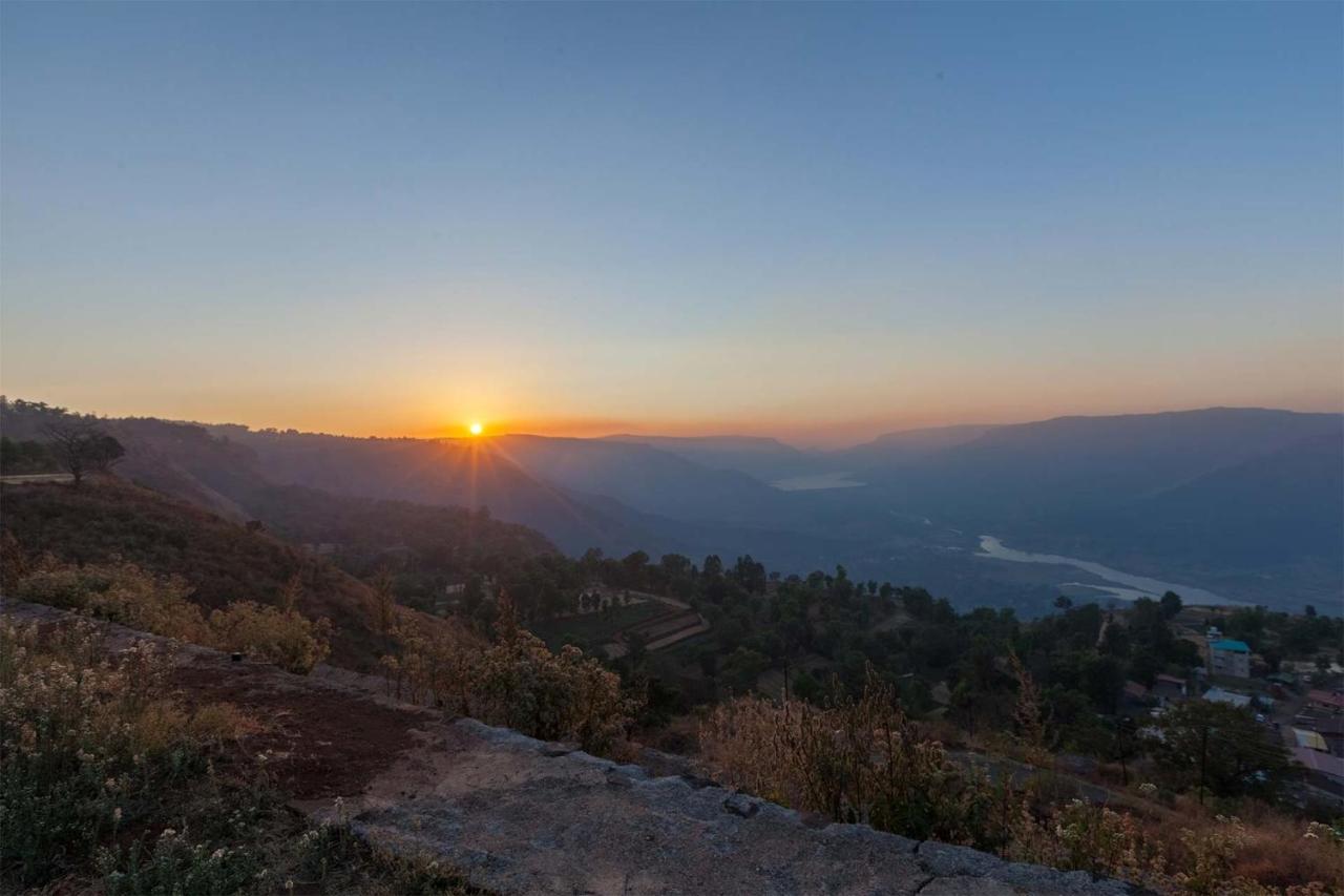 Mountain's Edge By Stayvista: Chic Mountain-view Panchgani
