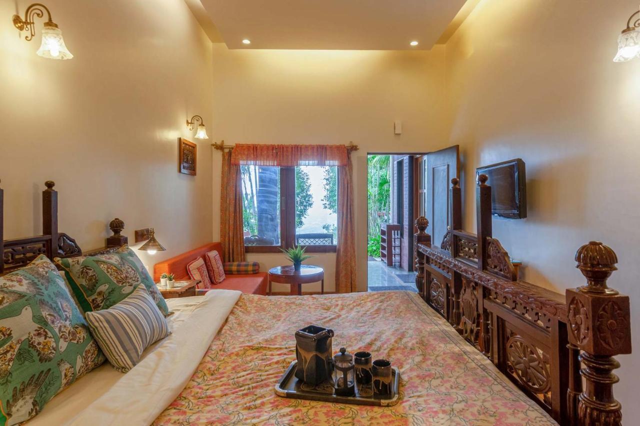 Villa Mountain's Edge By Stayvista: Chic Mountain-view