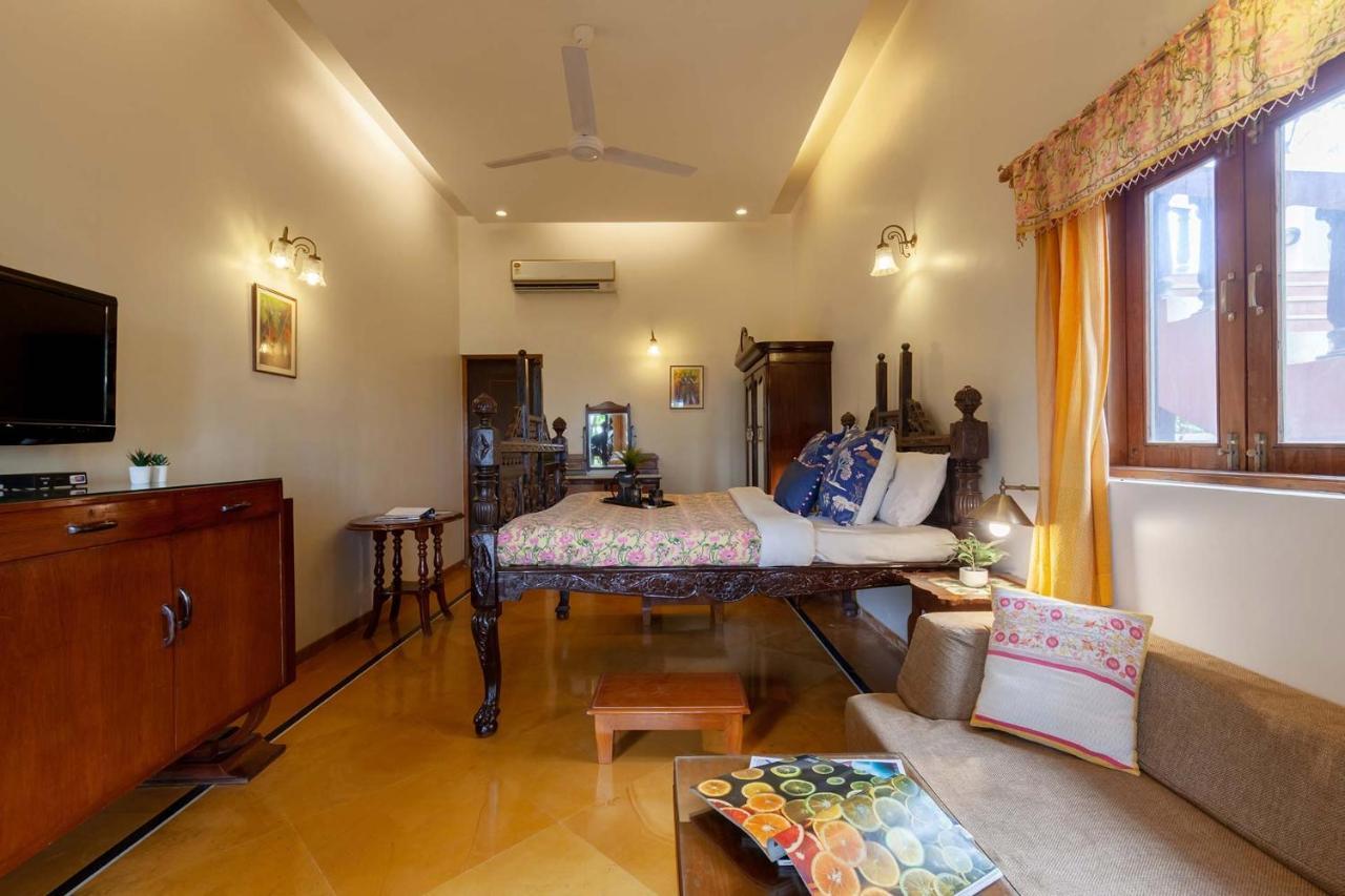 Mountain's Edge By Stayvista: Chic Mountain-view Villa
