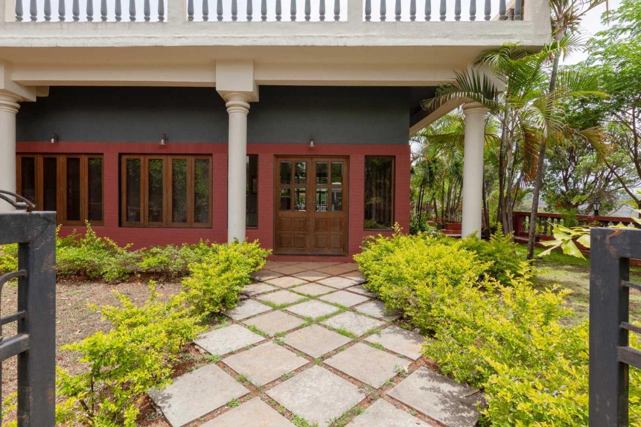 Villa Mountain's Edge By Stayvista: Chic Mountain-view