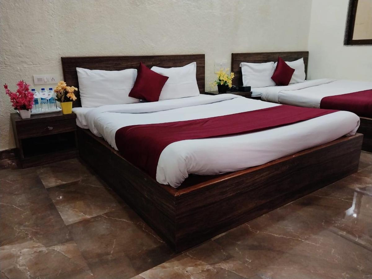 Ambassador Hotel 3*