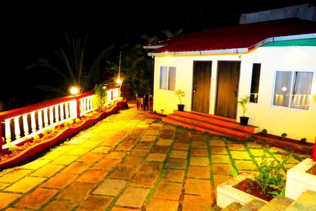 Sharayu Holidays Valley View *
