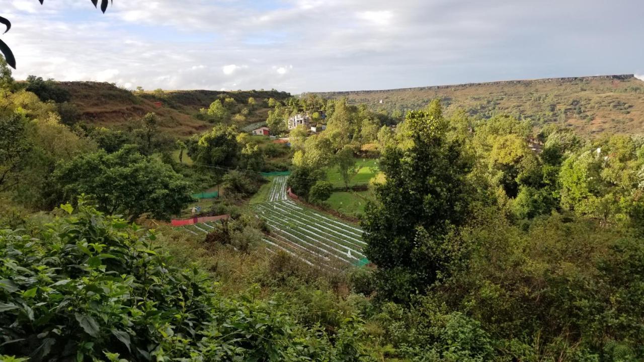 Tabletop Balcony - Valley View With Massive Hall Homestay Panchgani