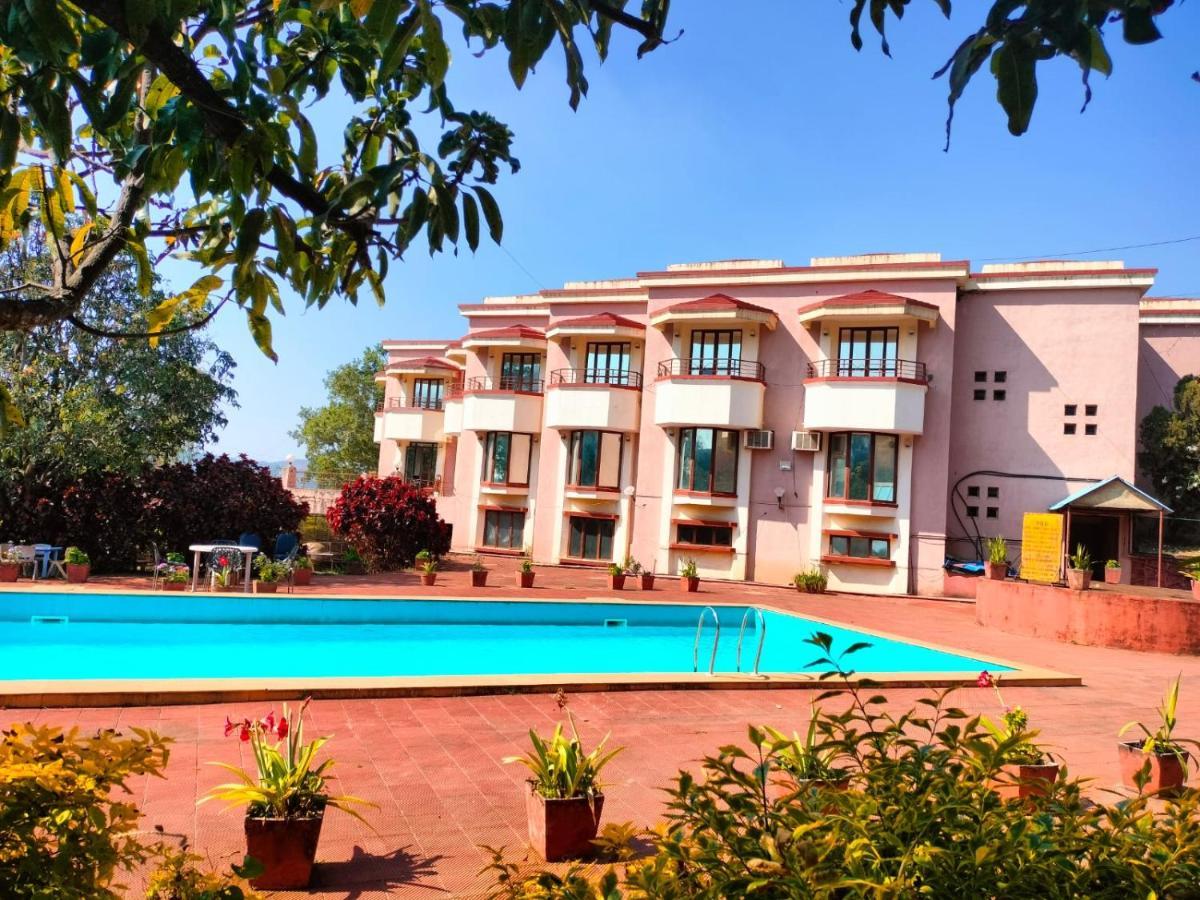 Hotel The Dhanhills - A Valley View In