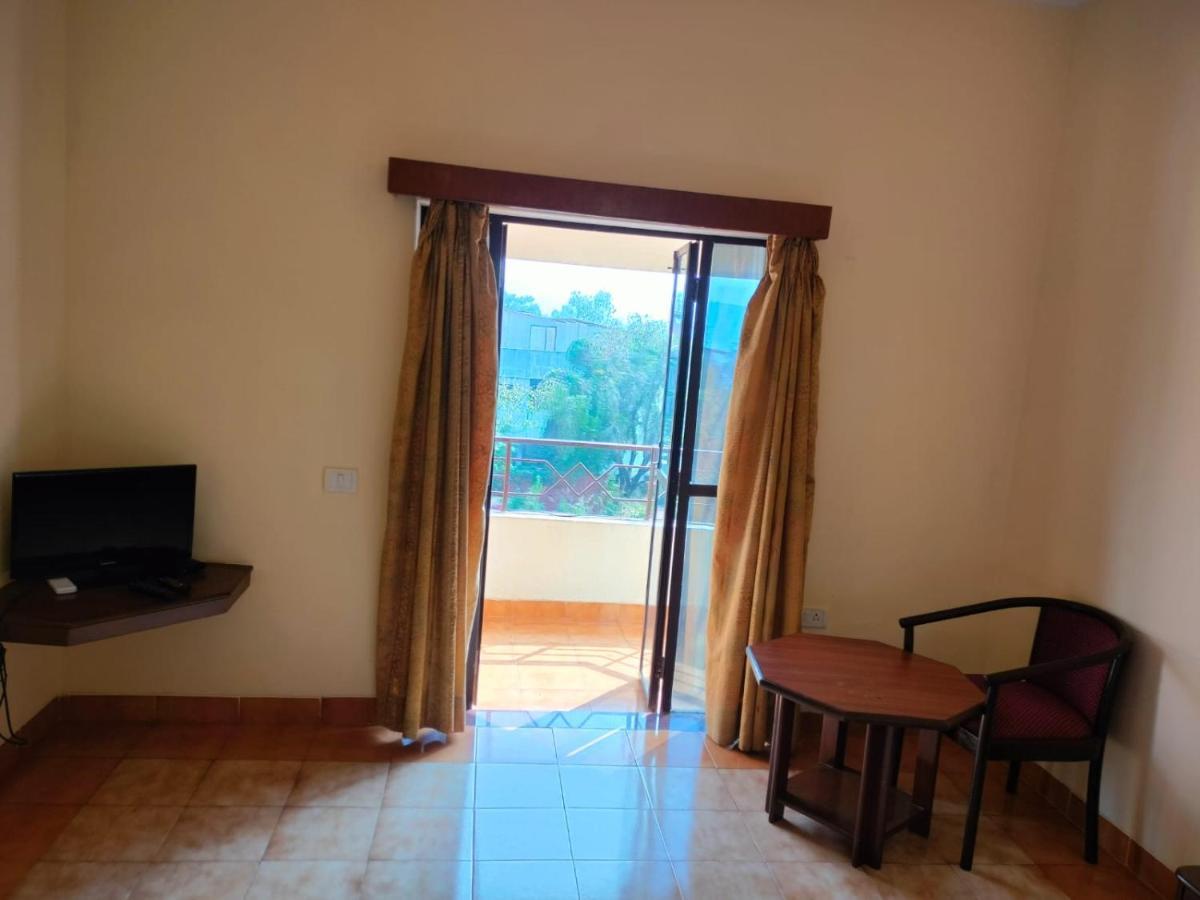The Dhanhills - A Valley View In 3*