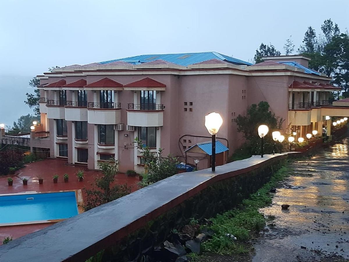 The Dhanhills - A Valley View In 3*