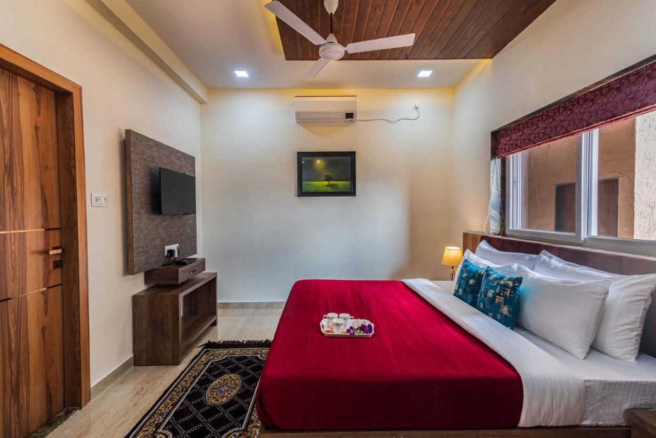 Villa Stayvista's Skyline - Mountain-view With Swimming Pool And Terrace