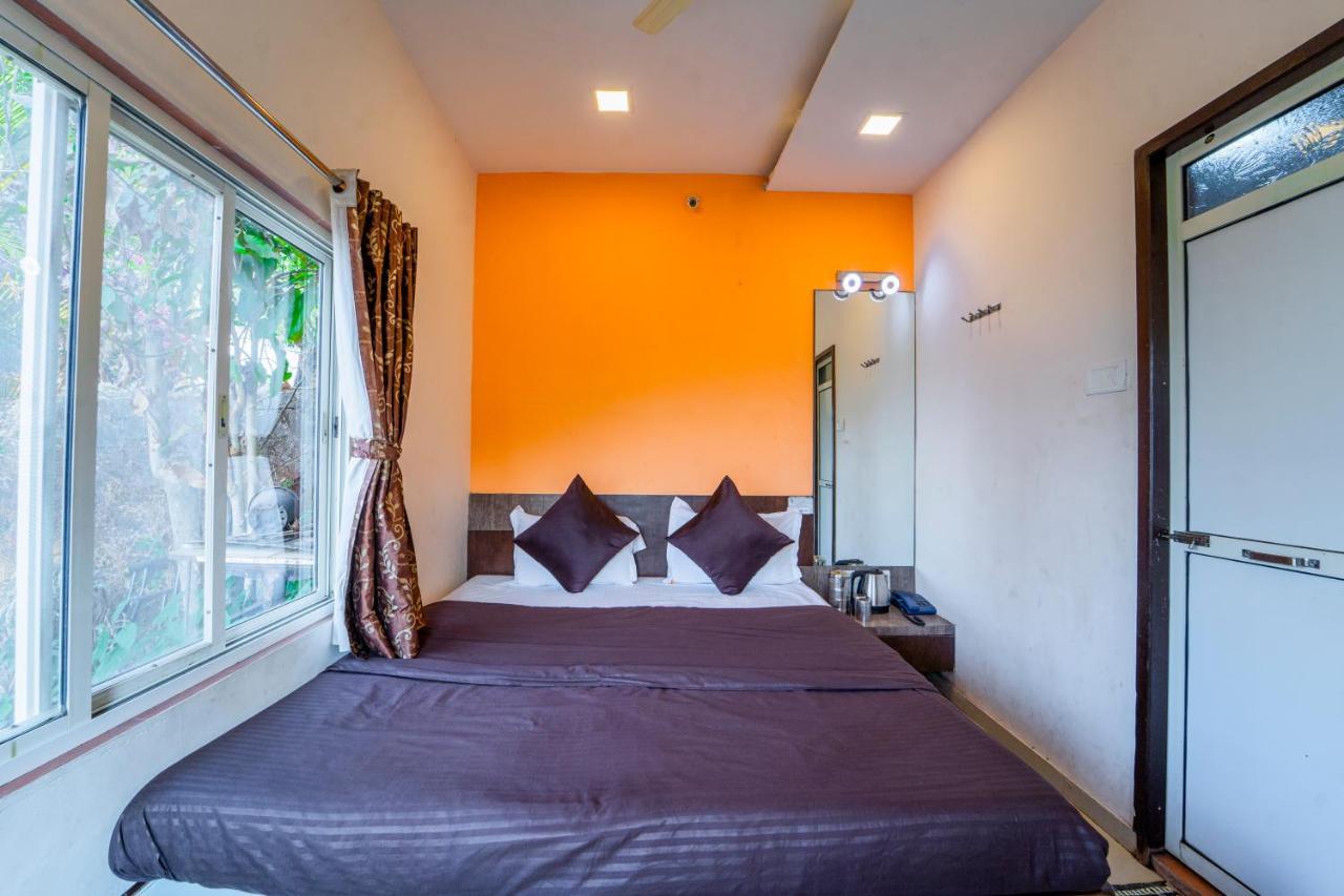 Sharayu Holidays Valley View Hotel *
