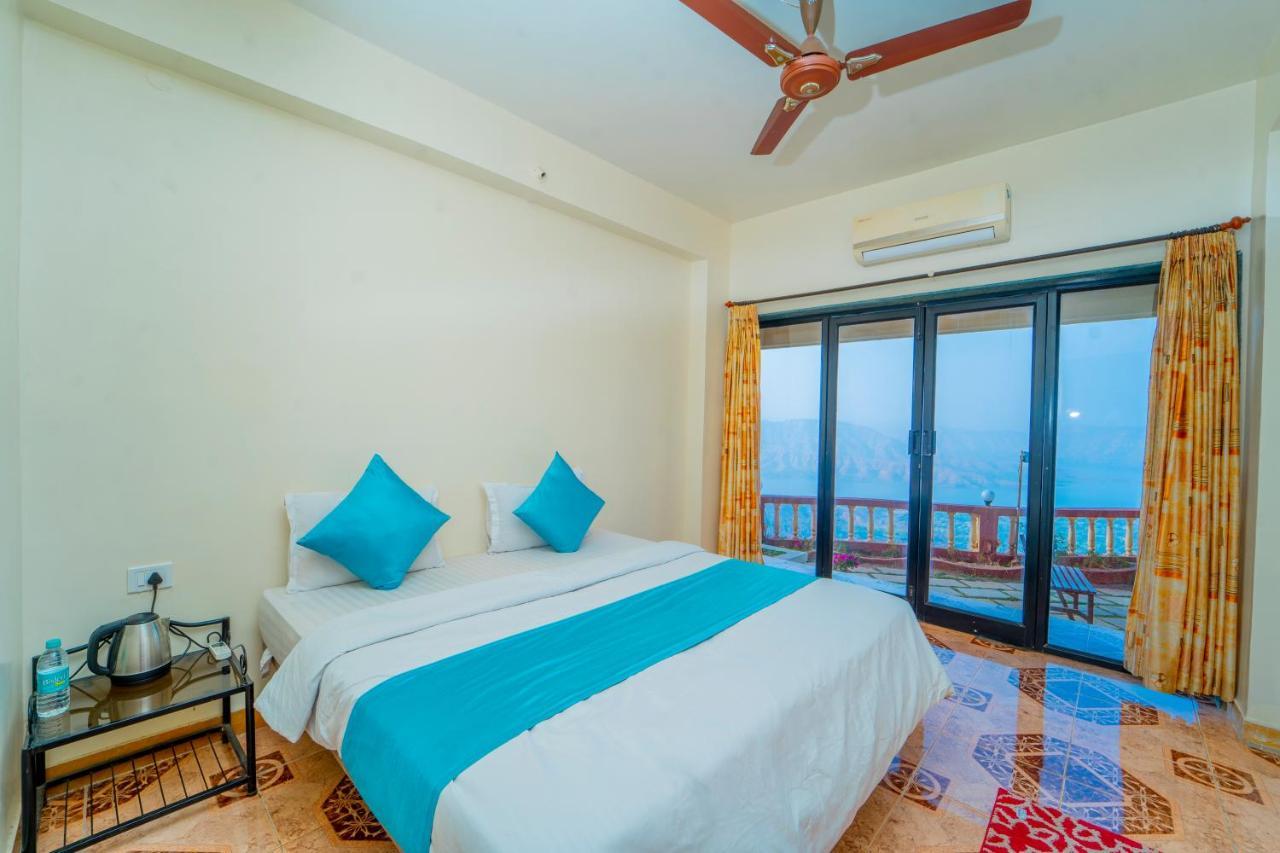Sharayu Holidays Valley View Hotel *