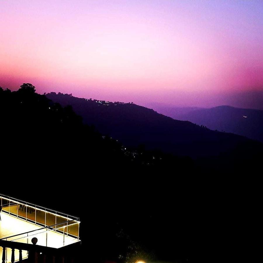 Sharayu Holidays Valley View *