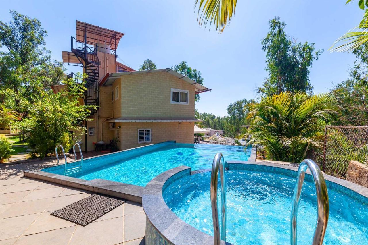 Villa Chimney Cottage: Scenic Retreat With Plunge Pool, Jacuzzi, And Theatre