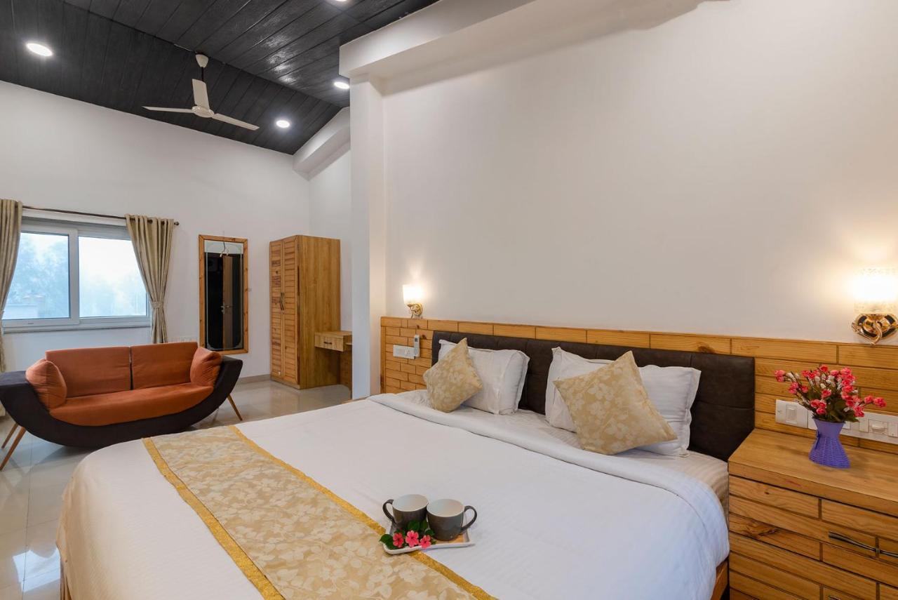 Chimney Cottage: Scenic Retreat With Plunge Pool, Jacuzzi, And Theatre Villa Panchgani